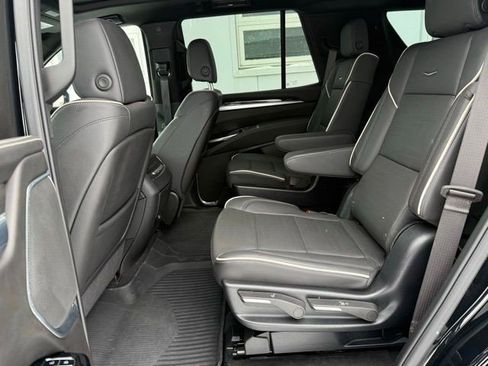Certified 2025 Cadillac Escalade Premium Luxury AWD/4WD image 25