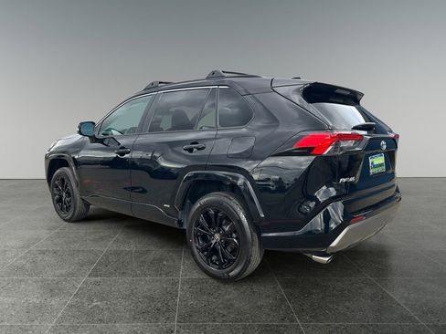 Used 2022 Toyota RAV4 SE w/ Convenience Package AWD/4WD image 8