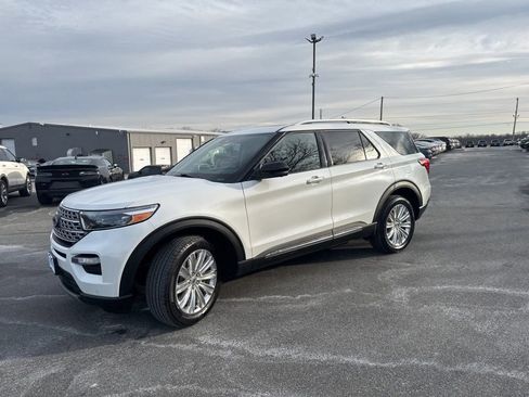Certified 2022 Ford Explorer Limited image 3