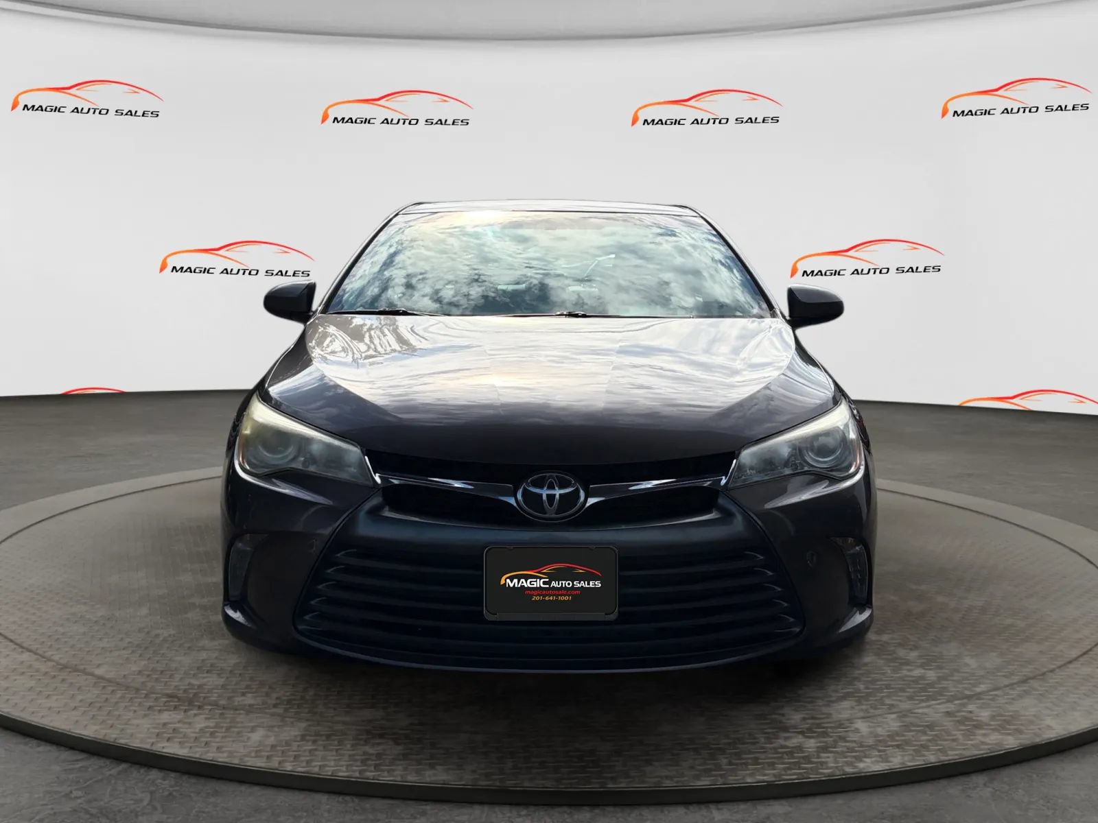 Used 2016 Toyota Camry XLE w/ Convenience Package FWD image 3