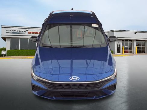 Used 2026 Hyundai Elantra SEL w/ Cargo Package FWD image 2