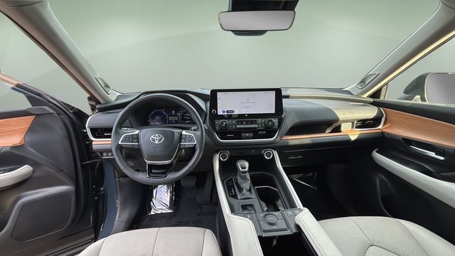 Used 2024 Toyota Grand Highlander AWD Hybrid image 16
