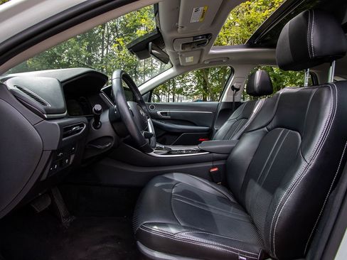 Used 2022 Hyundai Sonata SEL w/ Convenience Package image 9