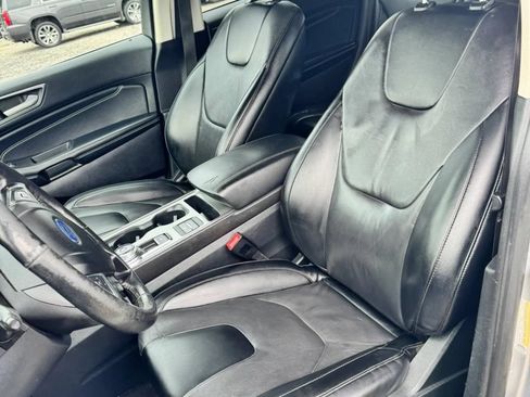 Used 2022 Ford Edge Titanium AWD/4WD image 11