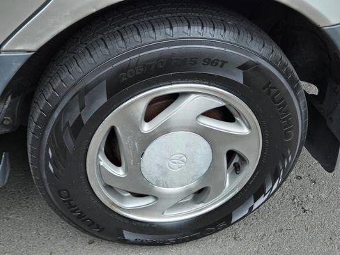 Used 2001 Toyota Sienna XLE image 29