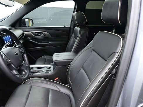 Used 2023 Chevrolet Traverse Premier w/ Redline Edition image 8