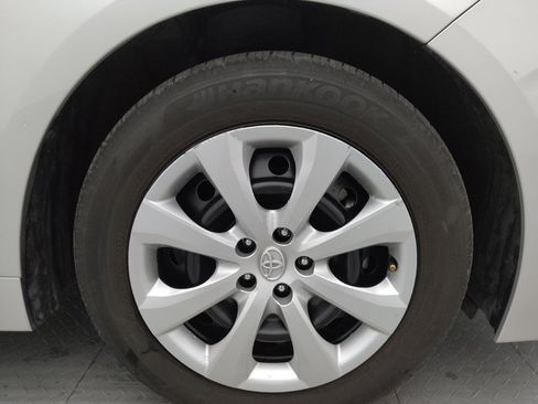 Used 2025 Toyota Corolla LE image 31