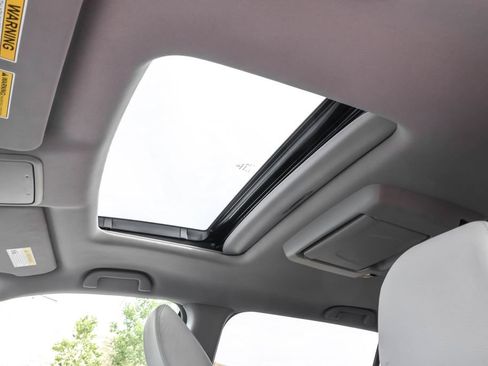 Used 2019 Honda Pilot Touring image 7