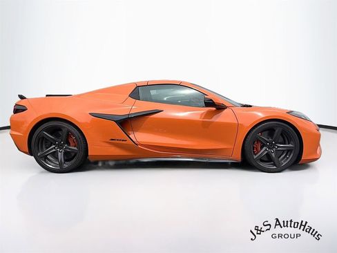 Used 2024 Chevrolet Corvette Z06 RWD image 5