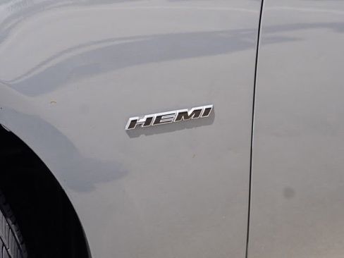 Used 2019 Dodge Charger R/T RWD image 10