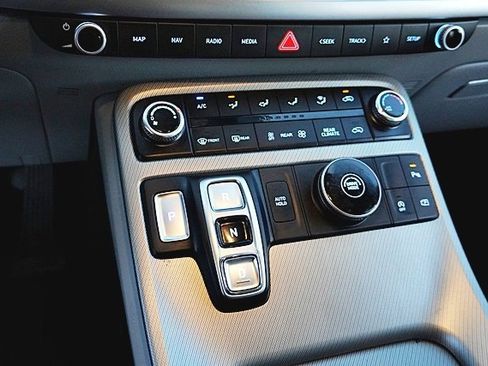 Certified 2023 Hyundai Palisade SE image 29