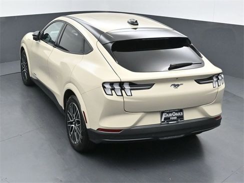 Used 2025 Ford Mustang Mach-E Premium image 46