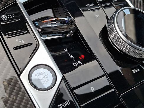 Used 2025 BMW X7 M60i w/ Climate Comfort Package image 13