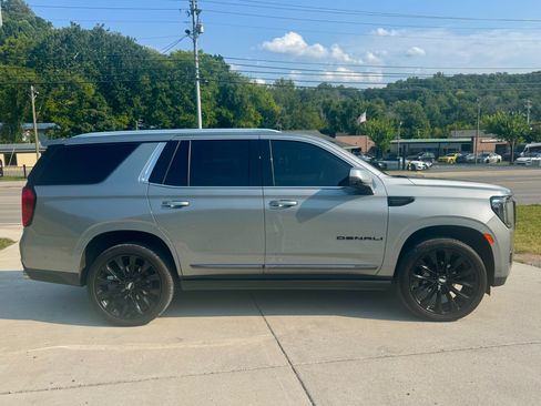 Used 2023 GMC Yukon Denali Ultimate AWD/4WD image 5