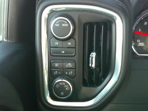 Used 2023 Chevrolet Silverado 2500 LT w/ Convenience Package AWD/4WD image 16