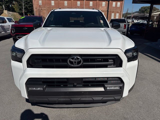Used 2025 Toyota 4Runner SR5 AWD/4WD image 4