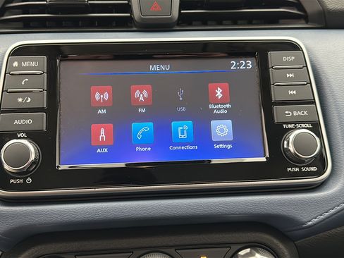 Used 2025 Nissan Versa SV FWD image 17