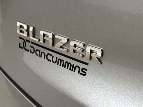 Used 2025 Chevrolet Blazer LT FWD image 25