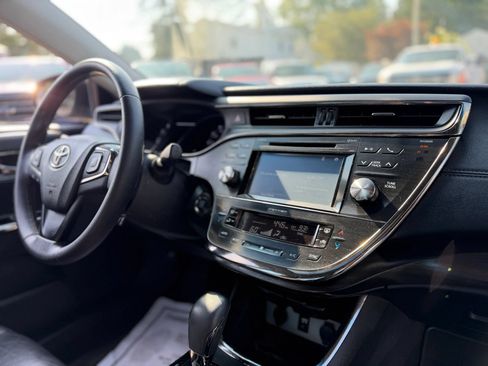 Used 2016 Toyota Avalon XLE Plus FWD image 32