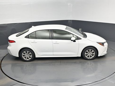 Used 2020 Toyota Corolla LE image 45