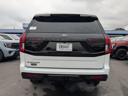 Used 2025 Ford Expedition Platinum w/ Stealth Performance Package AWD/4WD image 5