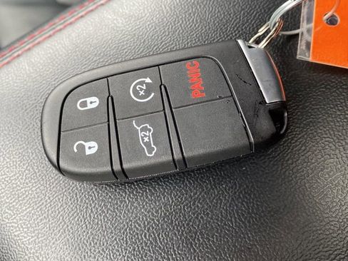 Used 2025 Dodge Durango GT image 18