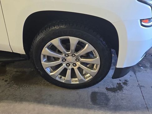 Used 2019 Chevrolet Suburban LT image 18