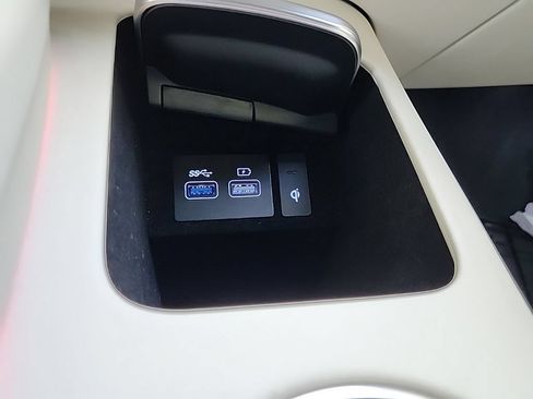 Used 2025 Genesis Electrified GV70 AWD/4WD image 23