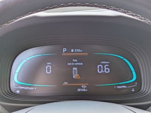 Used 2025 Hyundai Venue SEL FWD image 16