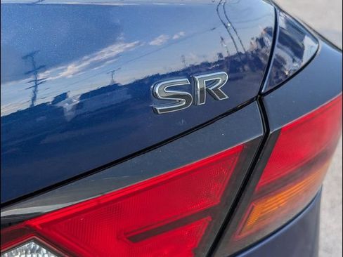 Used 2019 Nissan Altima 2.5 SR FWD image 18