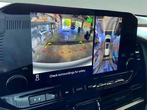 Used 2023 Nissan Pathfinder SL image 27