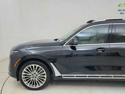 Used 2024 BMW X7 xDrive40i w/ Parking Assistance Package AWD/4WD image 4