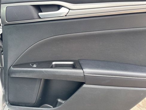 Used 2017 Ford Fusion SE image 39