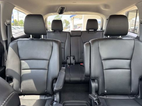 Used 2020 Honda Pilot Touring image 9