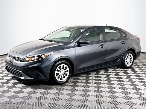 Used 2024 Kia Forte LX image 4