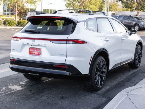 New 2026 Toyota Crown Signia image 5