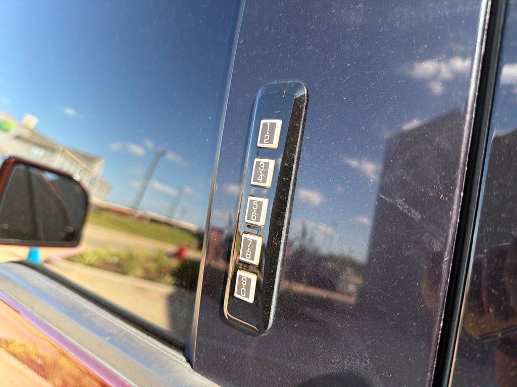 Used 2016 Ford F150 Lariat w/ Equipment Group 502A Luxury AWD/4WD image 20