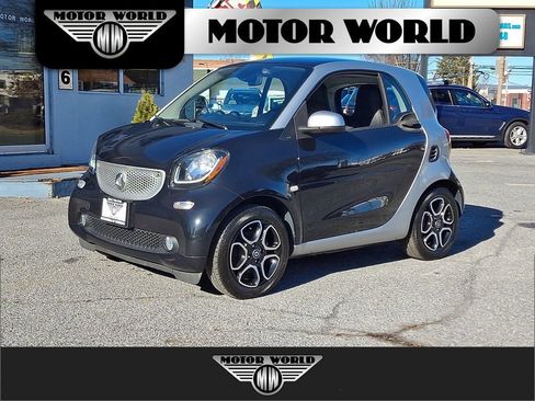 Used 2016 smart fortwo Proxy image 1