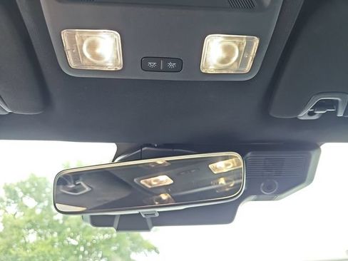 Used 2025 Ford Mustang Coupe RWD image 25
