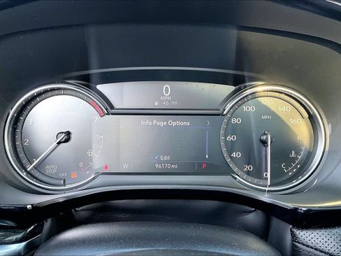 Used 2022 Cadillac XT5 Premium Luxury FWD image 22