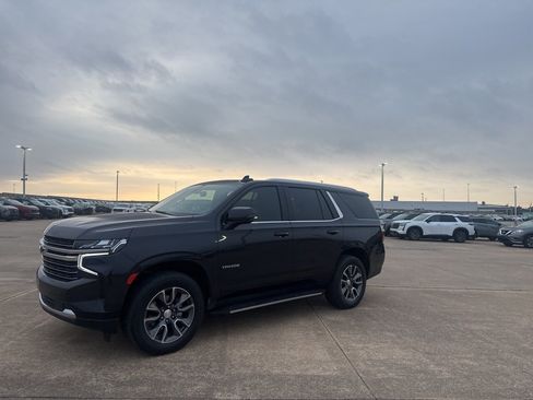 Used 2022 Chevrolet Tahoe LT w/ Luxury Package image 10