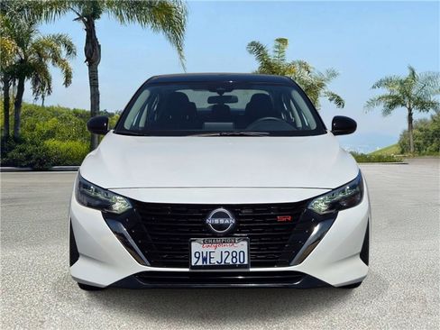Used 2025 Nissan Sentra SR FWD image 3