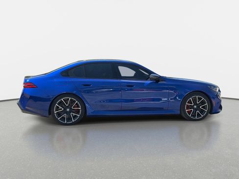 Used 2025 BMW M5 w/ Carbon Package AWD/4WD image 2