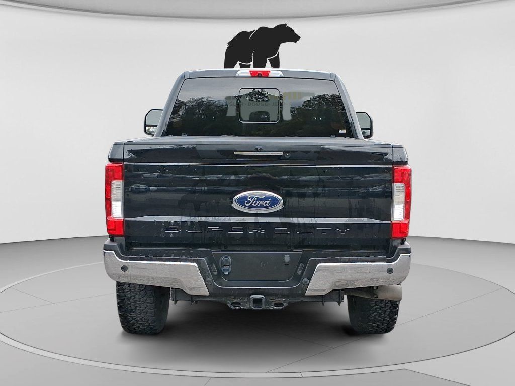 Used 2018 Ford F250 Lariat w/ Lariat Ultimate Package AWD/4WD image 4