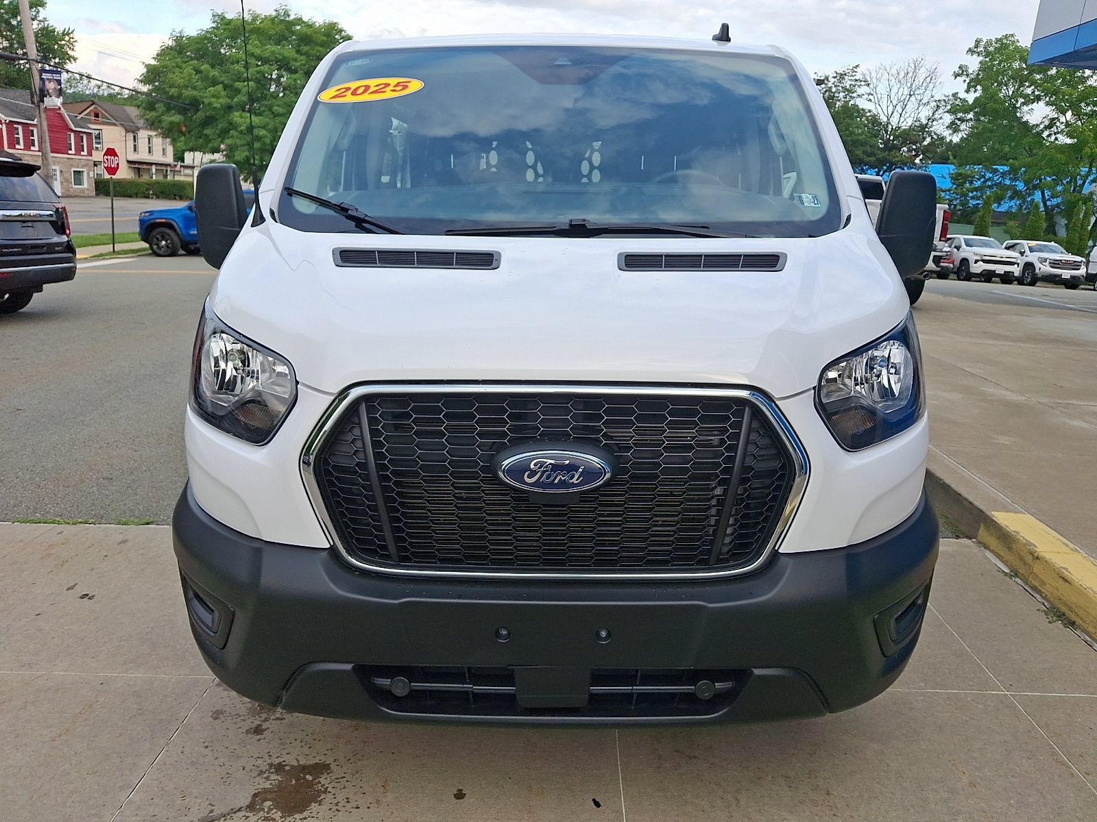 Used 2025 Ford Transit 250 Low Roof w/ Exterior Upgrade Package RWD image 2