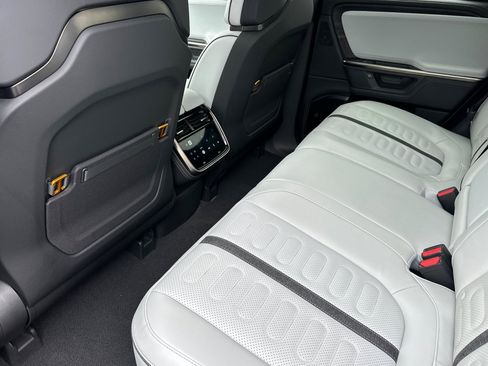 Used 2025 Rivian R1T Adventure AWD/4WD image 11