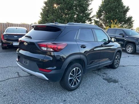 Used 2025 Chevrolet TrailBlazer LT AWD/4WD image 7