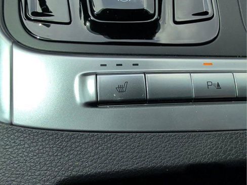 New 2026 Kia Carnival EX FWD image 25