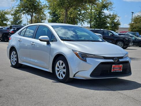 Certified 2025 Toyota Corolla LE FWD image 7