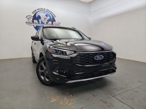 Used 2024 Ford Escape ST-Line image 2